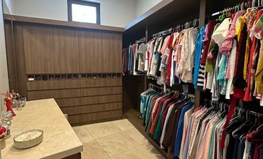 En venta Casa de lujo en Aires del Batán Samborondón frente al canal