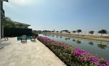 En venta Casa de lujo en Aires del Batán Samborondón frente al canal