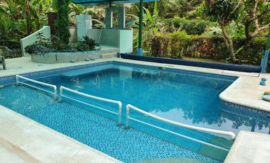 Hermosa Quinta Vacacional 3.200 m² con Piscina - Pedro Vicente Maldonado - Urbanización Privada.