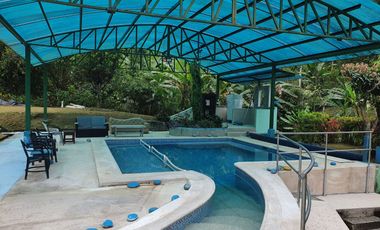Hermosa Quinta Vacacional 3.200 m² con Piscina - Pedro Vicente Maldonado - Urbanización Privada.
