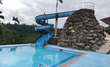Hermosa Quinta Vacacional 3.200 m² con Piscina - Pedro Vicente Maldonado - Urbanización Privada.