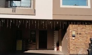 3 Bedrooms Townhouse for Rent in Paranaque *Woodsville Residences