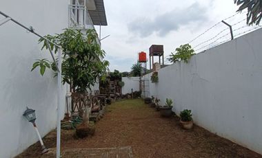 Rumah Komplek Elite Cendrawasih Full Kayu Jati Halaman Luas