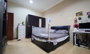 Rumah Komplek Elite Cendrawasih Full Kayu Jati Halaman Luas