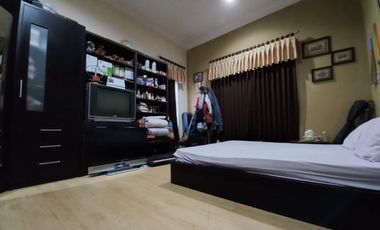 Rumah Komplek Elite Cendrawasih Full Kayu Jati Halaman Luas