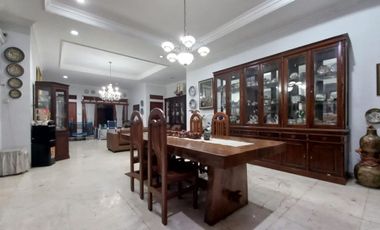 Rumah Komplek Elite Cendrawasih Full Kayu Jati Halaman Luas