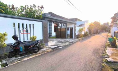 Rumah Mewah Klasik 1 lt Halaman Luas di Sumber Dekat Manahan Solo Kota