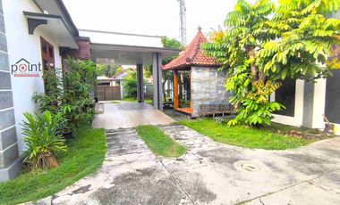 Rumah Mewah Klasik 1 lt Halaman Luas di Sumber Dekat Manahan Solo Kota