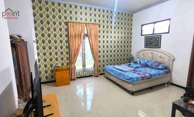 Rumah Mewah Klasik 1 lt Halaman Luas di Sumber Dekat Manahan Solo Kota