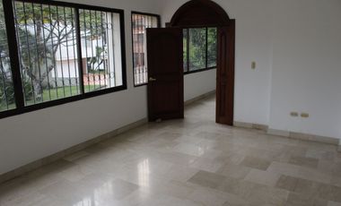 VENTA DE UN APARTAMENTO EN ZONA EXCLUSIVA EN CALI