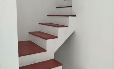 Disewakan Rumah 2 Lantai Dekat Jalan Utama dan RS Area Purwokerto Selatan
