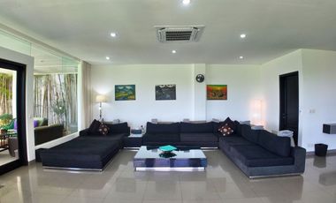 Rare Cliffside Villa in Jimbaran with Panoramic Ocean Views