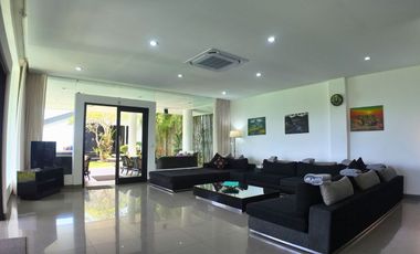 Rare Cliffside Villa in Jimbaran with Panoramic Ocean Views