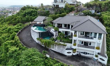 Rare Cliffside Villa in Jimbaran with Panoramic Ocean Views