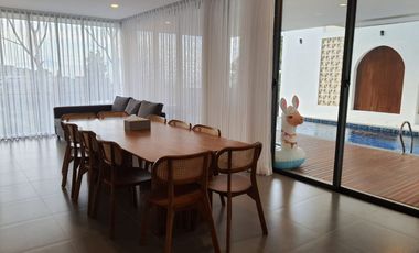 DIJUAL VILLA MEWAH DAGO PAKAR – PRIVATE HEATED POOL & CITY VIEW