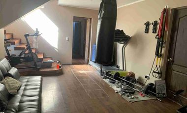 Exclusiva y amplia casa de 3 niveles en Jardines de Curauma 6D 5B + piscina
