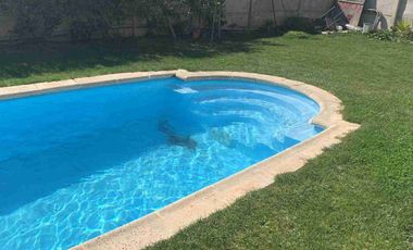 Exclusiva y amplia casa de 3 niveles en Jardines de Curauma 6D 5B + piscina