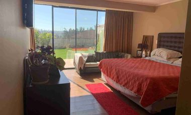 Exclusiva y amplia casa de 3 niveles en Jardines de Curauma 6D 5B + piscina