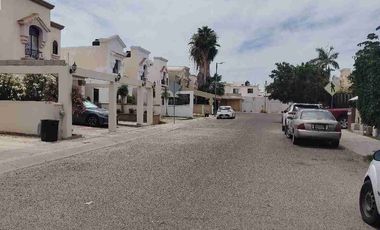 CASA EN RENTA AMUEBLADA MONTE CARLOS RESIDENCIAL