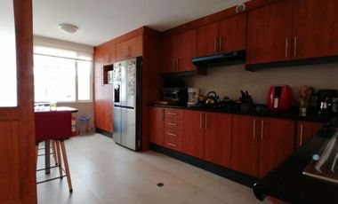 Casa en Venta en Tumbaco en Conjunto Privado | 3 Dormitorios, Jardín, BBQ y Piscina – Oportunidad