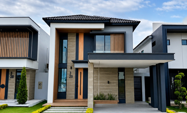 VENDO CASA EN CIUDAD CELESTE