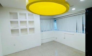 OFICINA ADMINISTRATIVA CON BODEGA EN RENTA EN COL. TECOLUTLA