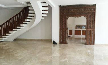 5 Bedroom Modern Tropical House at Cipete.
