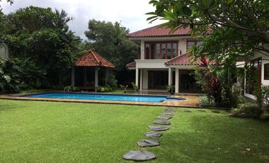 5 Bedroom Modern Tropical House at Cipete.