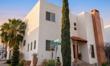 CASA EN VENTA EN VALLE DEL ÁNGEL A 1 MIN DE DISTRITO 1 $7,490,000