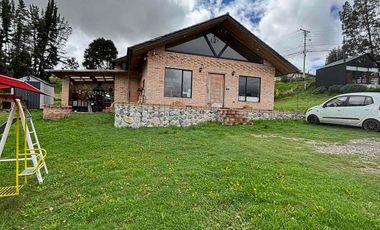 Invierte y vive frente a una laguna: casa con Airbnb listo en Tarqui 🌿💧