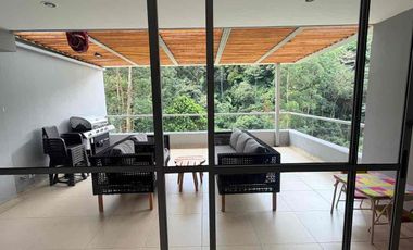 VENTA APARTAMENTO COM TERRAZA LOMA LAS BRUJAS ENVIGADO