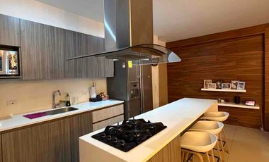 VENTA APARTAMENTO COM TERRAZA LOMA LAS BRUJAS ENVIGADO