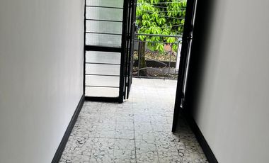 CASA COMERCIAL EN ARRIENDO LA CASTELLANA - LAURELES