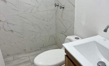 CASA COMERCIAL EN ARRIENDO LA CASTELLANA - LAURELES