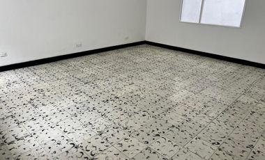 CASA COMERCIAL EN ARRIENDO LA CASTELLANA - LAURELES