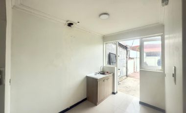 Se vende casa en Merino Jarpa al llegar a Alameda, 4 piezas 4 baños, Curicó