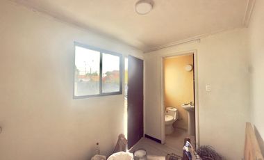 Se vende casa en Merino Jarpa al llegar a Alameda, 4 piezas 4 baños, Curicó