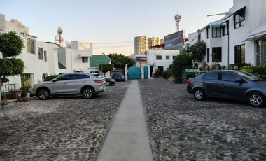 Rento Estupenda Casa en Exclusivo Condominio, en la Zona Dorada de Cuernavaca.