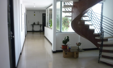 ALQUILO APARTAESTUDIO CON TODO INCLUIDO