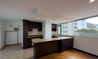 Apartamento en Quito en Venta, Dpto Bloque A, 3 Bodegas Y 8 Parqueos en Conjunto Bosque Real II Calle José Raygada N45-500 y Av. Mariscal Sucre