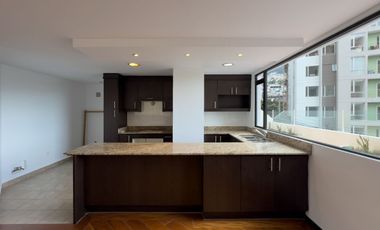 Apartamento en Quito en Venta, Dpto Bloque A, 3 Bodegas Y 8 Parqueos en Conjunto Bosque Real II Calle José Raygada N45-500 y Av. Mariscal Sucre