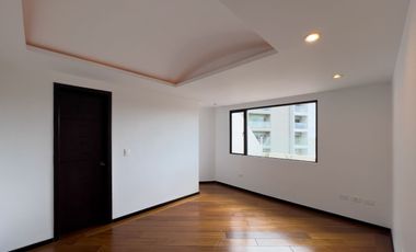 Apartamento en Quito en Venta, Dpto Bloque A, 3 Bodegas Y 8 Parqueos en Conjunto Bosque Real II Calle José Raygada N45-500 y Av. Mariscal Sucre