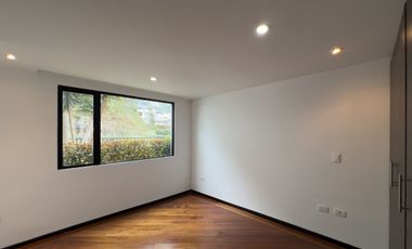 Apartamento en Quito en Venta, Dpto Bloque A, 3 Bodegas Y 8 Parqueos en Conjunto Bosque Real II Calle José Raygada N45-500 y Av. Mariscal Sucre