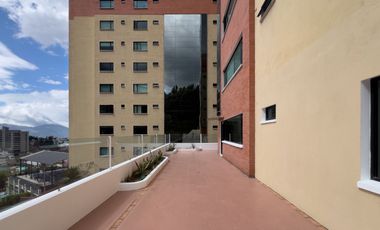 Apartamento en Quito en Venta, Dpto Bloque A, 3 Bodegas Y 8 Parqueos en Conjunto Bosque Real II Calle José Raygada N45-500 y Av. Mariscal Sucre