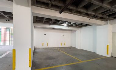 Apartamento en Quito en Venta, Dpto Bloque A, 3 Bodegas Y 8 Parqueos en Conjunto Bosque Real II Calle José Raygada N45-500 y Av. Mariscal Sucre