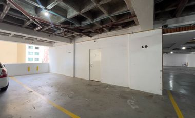 Apartamento en Quito en Venta, Dpto Bloque A, 3 Bodegas Y 8 Parqueos en Conjunto Bosque Real II Calle José Raygada N45-500 y Av. Mariscal Sucre