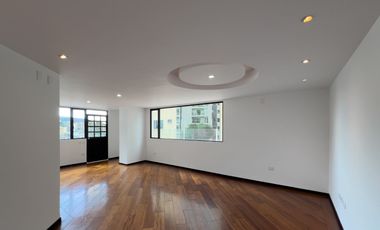 Apartamento en Quito en Venta, Dpto Bloque A, 3 Bodegas Y 8 Parqueos en Conjunto Bosque Real II Calle José Raygada N45-500 y Av. Mariscal Sucre