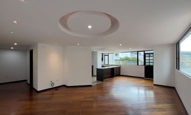 Apartamento en Quito en Venta, Dpto Bloque A, 3 Bodegas Y 8 Parqueos en Conjunto Bosque Real II Calle José Raygada N45-500 y Av. Mariscal Sucre