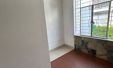 SE RENTA LOCAL EN AV PERICON