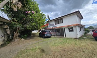 Venta Quinta en Puembo, cerca al Colegio Alberto Einstein, Área Terreno 1.406 M2, PRECIO: $245.000